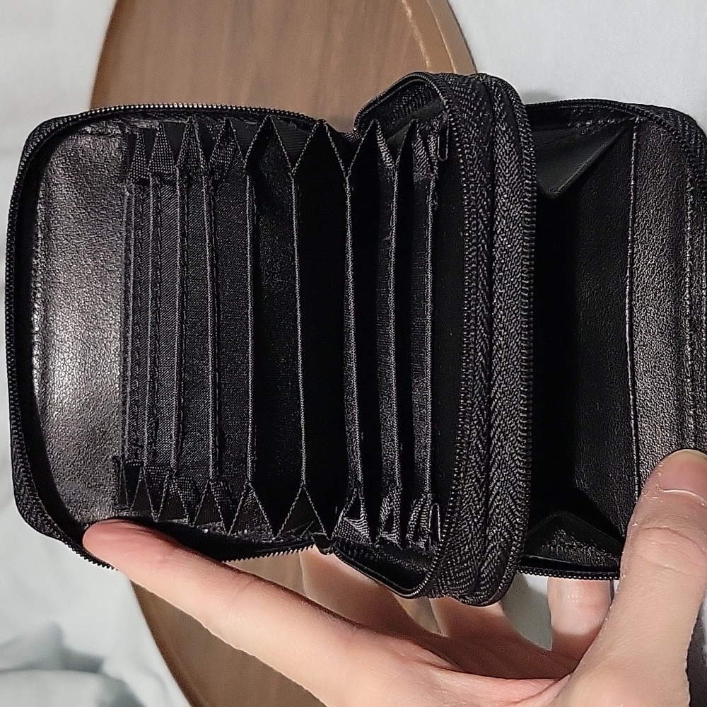 Buxton Black Leather Card Wallet Mint Condition - Picture 6 of 6